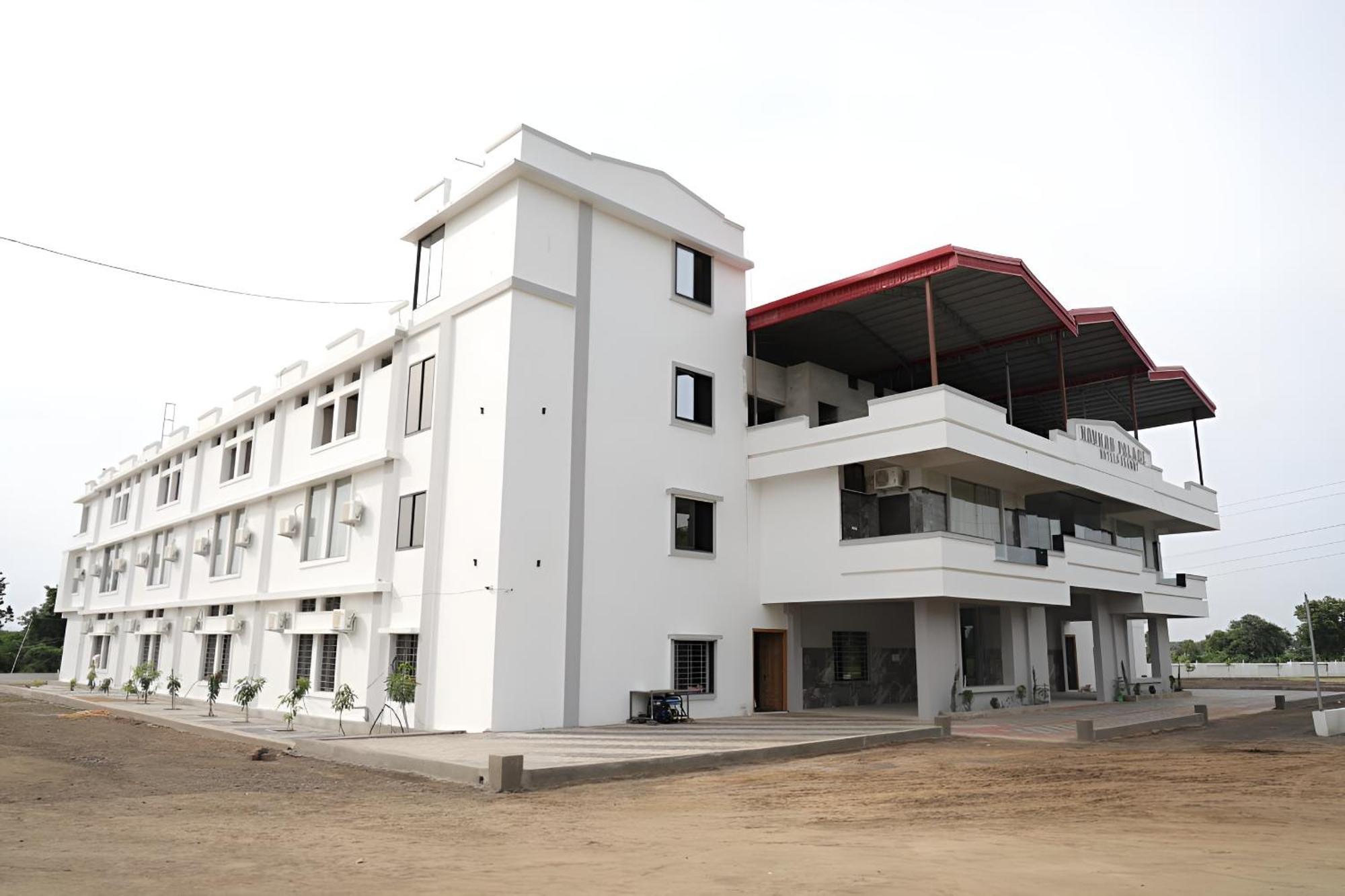 Navkar Palace Hotel & Resort, Sanawad Ngoại thất bức ảnh