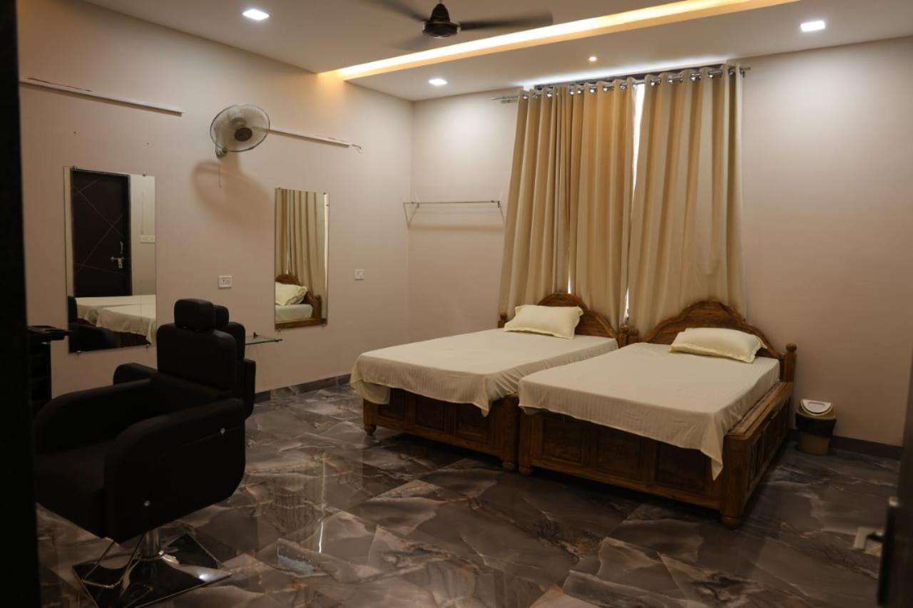 Navkar Palace Hotel & Resort, Sanawad Ngoại thất bức ảnh